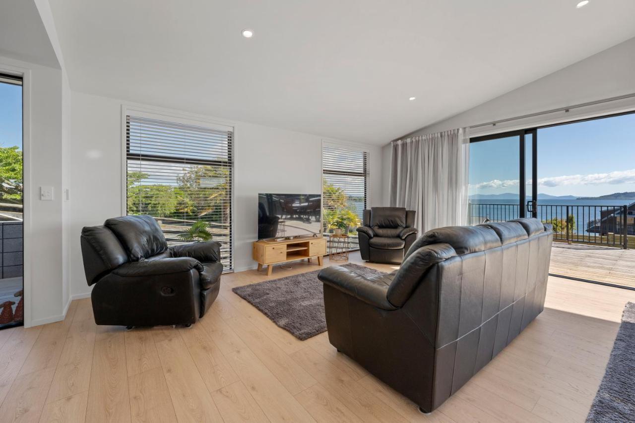 Lakeview Terrace - Taupo Holiday Home Eksteriør billede