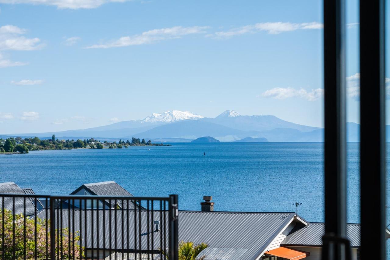 Lakeview Terrace - Taupo Holiday Home Eksteriør billede