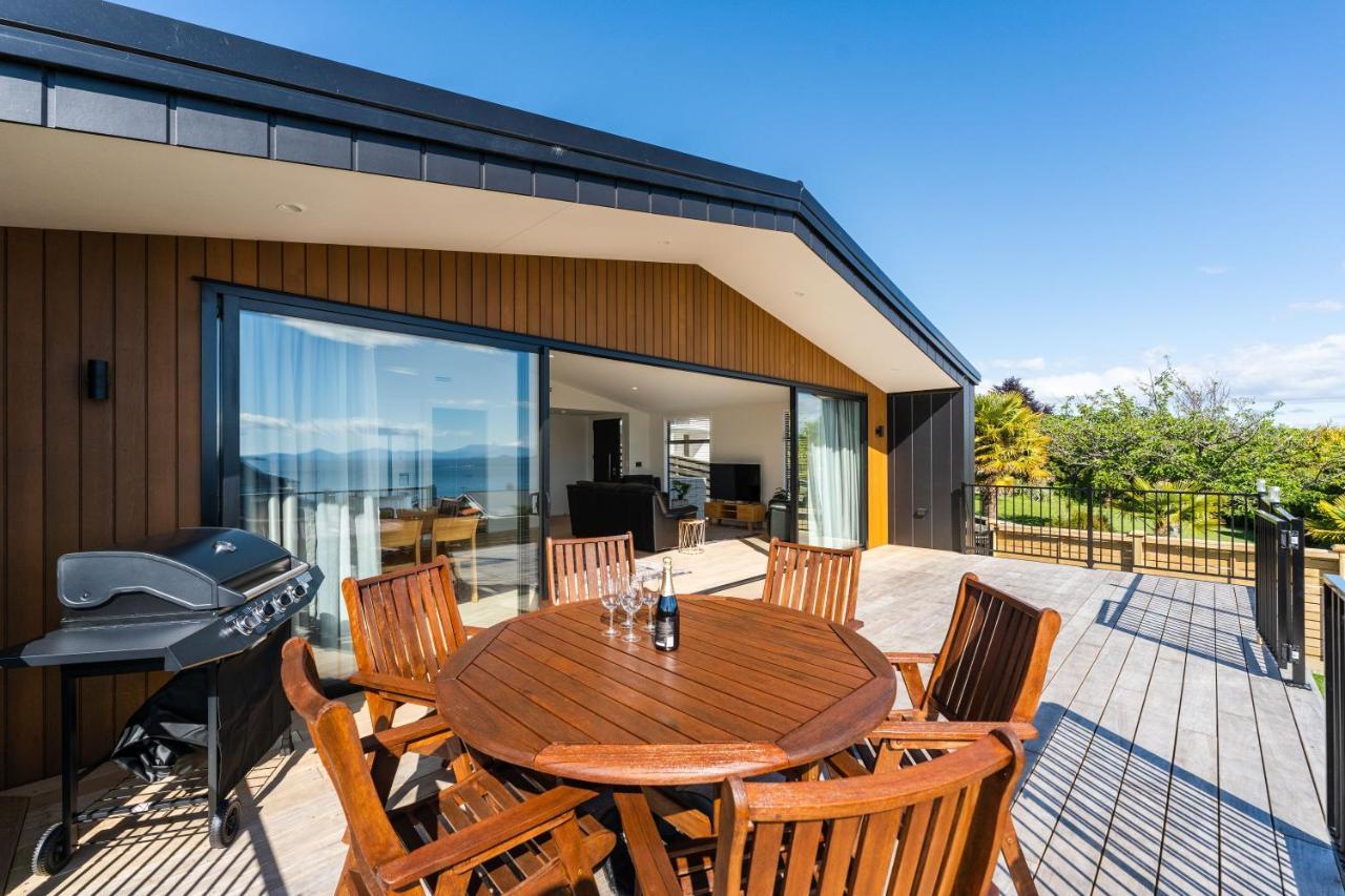 Lakeview Terrace - Taupo Holiday Home Eksteriør billede